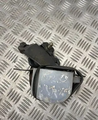 Mitsubishi Pajero Middle seatbelt (rear) 