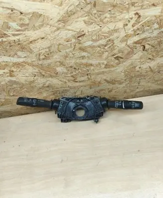 Wiper turn signal indicator stalk/switch