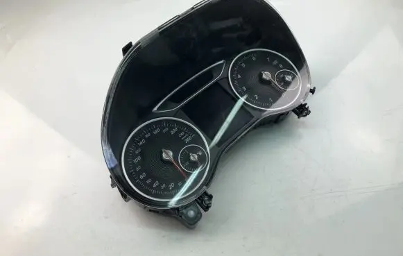 Mercedes-Benz A W176 Speedometer (instrument cluster) A1769008904