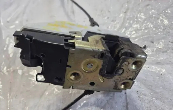 Citroen C2 Front door lock 92152601