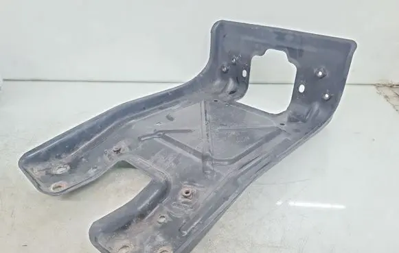Mercedes-Benz R W251 Top upper radiator support slam panel 03310273