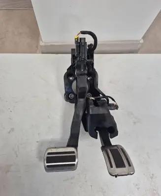 Peugeot 308 Pedal assembly 9829019980