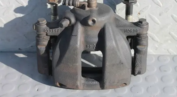 Honda CR-V Front brake caliper