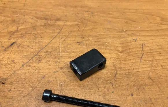 Audi A3 S3 8L Fuel Injector clamp holder