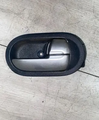 Mitsubishi Colt Front door interior handle