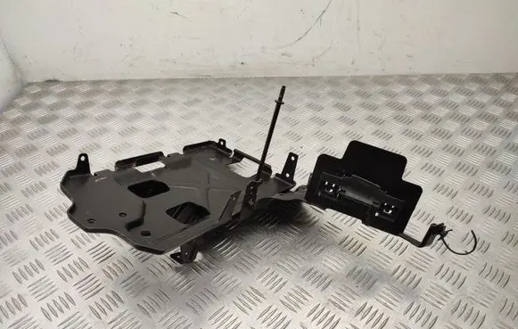 Opel Insignia B Battery tray 84221669 84221668 84213689