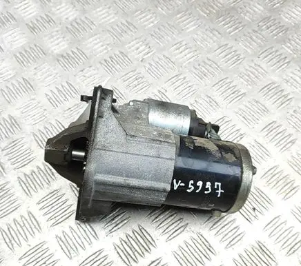 Opel Vivaro Starter motor 233003248R M000T39372