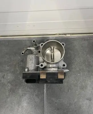 Renault Clio V Throttle valve 23101800532
