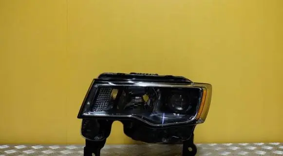 Jeep Grand Cherokee Headlight/headlamp 68289235AC 1674