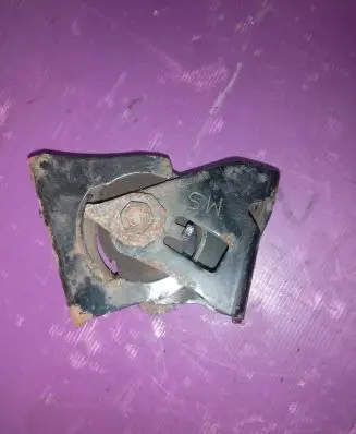Toyota Avensis T270 Engine mount bracket