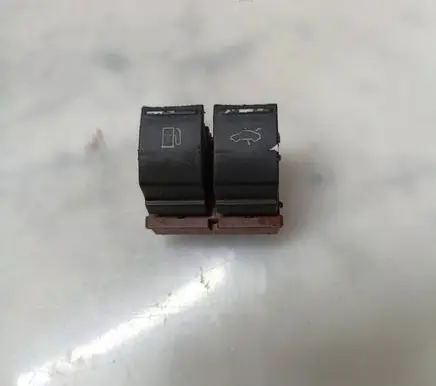 Volkswagen PASSAT B6 Fuel tank opening switch 3C0959903