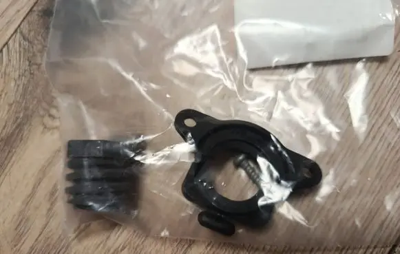 Headlight/headlamp mounting bracket