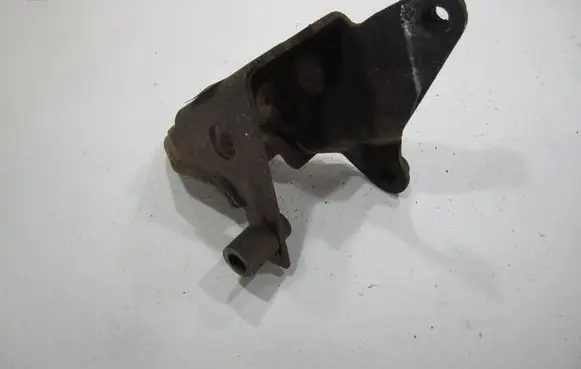 Volkswagen PASSAT B4 Engine mounting bracket 1H0199273E
