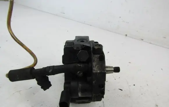 BMW X3 E83 Fuel injection high pressure pump 0445010045