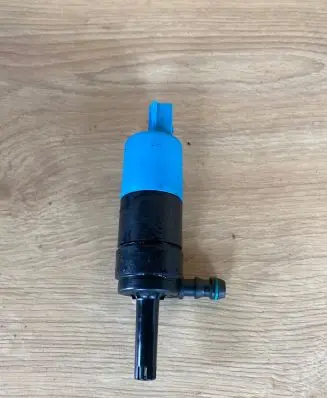 Skoda Fabia Mk2 (5J) Headlight washer pump 3B7955681