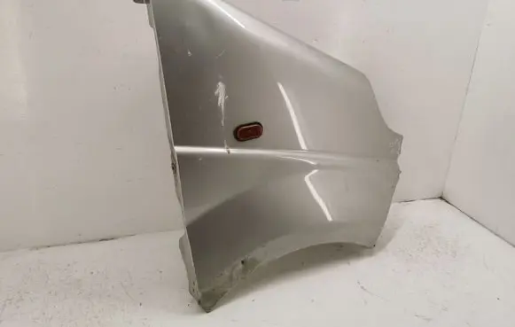 Opel Vivaro Fender