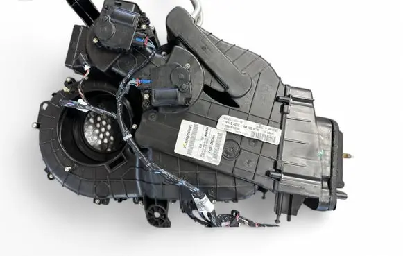 Chrysler Pacifica Interior heater climate box assembly P68342100AA