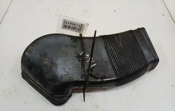 Audi A4 S4 B5 8D Air intake hose/pipe 8D0129617E