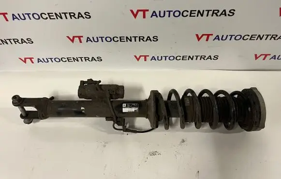 BMW 5 G30 G31 Front shock absorber/damper 6866390
