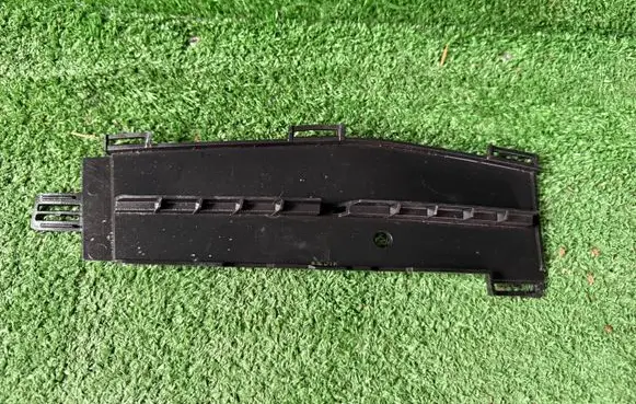 BMW 5 G30 G31 G38 Front bumper mounting bracket 51117385263
