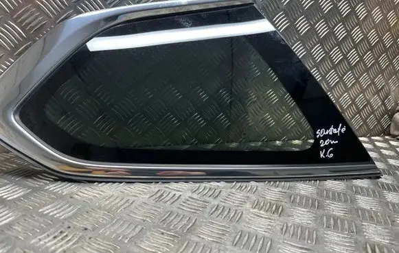 Hyundai Santa Fe Rear side window