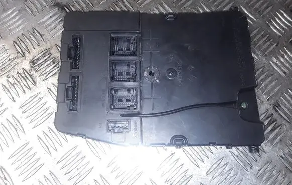 Renault Scenic II - Grand scenic II Comfort/convenience module 8200525384 S118400150