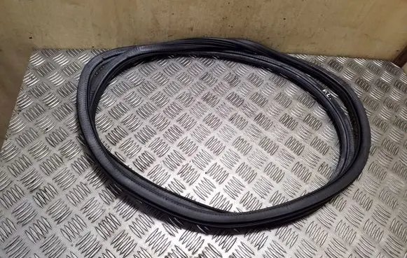 Audi A4 S4 B8 8K Front door rubber seal 8K0831721E