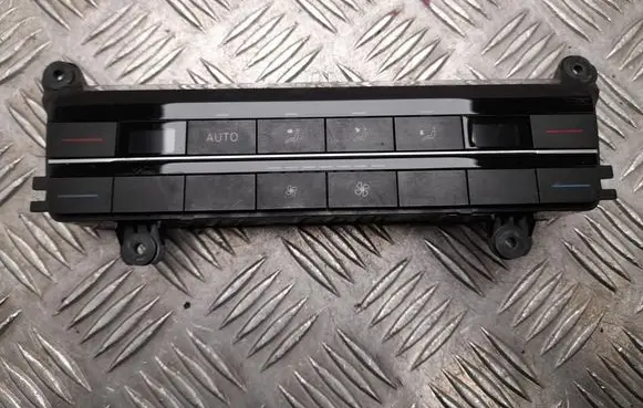 Volkswagen Touareg III Climate control unit 760907049E