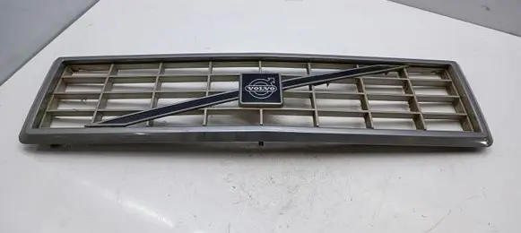 Volvo 440 Front bumper upper radiator grill 