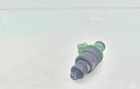Audi A4 S4 B6 8E 8H Fuel injector 078133551BB