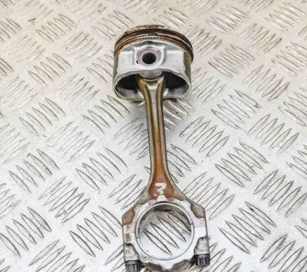 Toyota C-HR I Piston 1320149126 1310147150