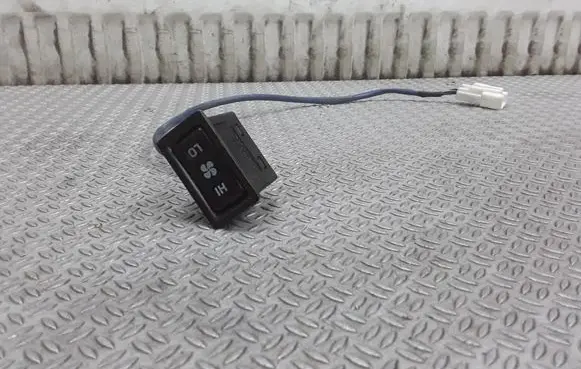 Toyota Hilux (N80, N90, N100, N110) Interior fan control switch 