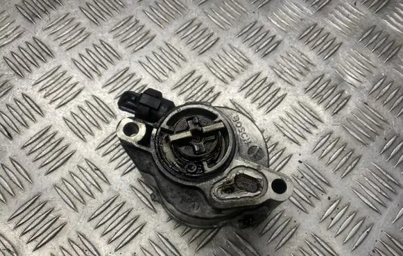 Citroen C4 I Vacuum pump D1562A 20083