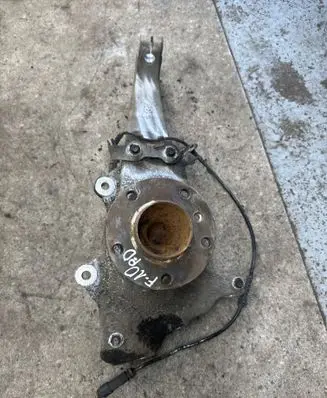 BMW 5 F10 F11 Front wheel hub 6775770