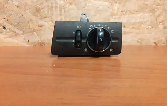 Mercedes-Benz E W211 Light switch 2115450604 04056070