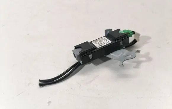 Lexus ES 250 - 300 - 330 Aerial antenna amplifier 8630033430