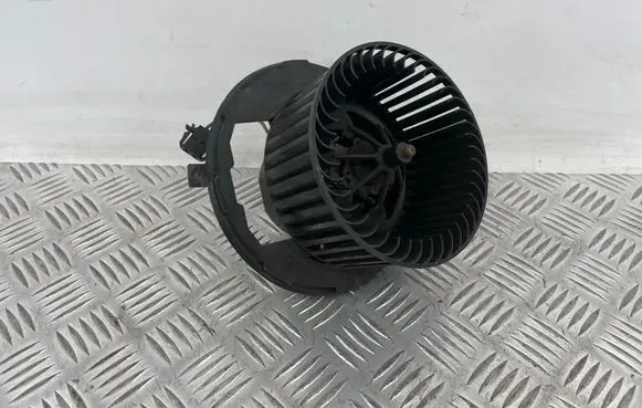 Volkswagen Tiguan Heater fan/blower 3C1820015Q CZ0160600868