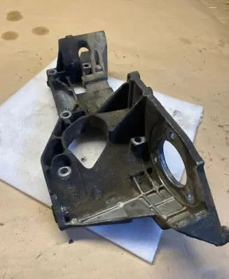 Volkswagen Golf IV Engine mounting bracket 038903143A
