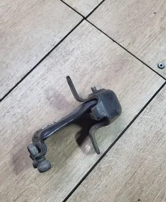 Mercedes-Benz Vito Viano W639 Sliding door middle roller runner A6397601147