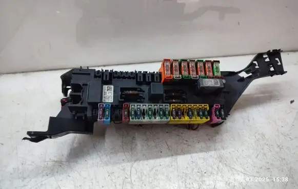 Mercedes-Benz GL X166 Fuse module A1665402350