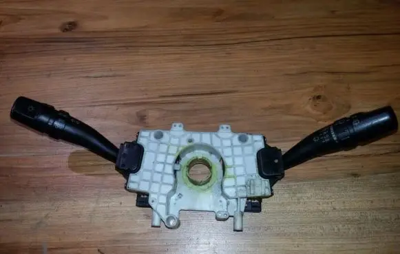 Wiper turn signal indicator stalk/switch