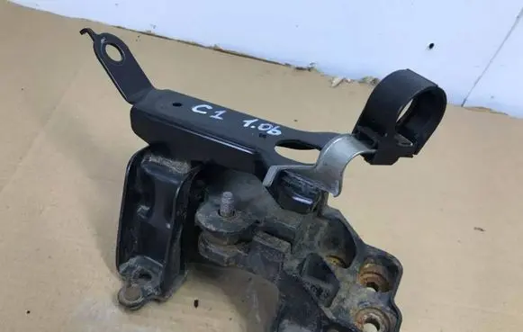 Citroen C1 Engine mount vacuum valve 
