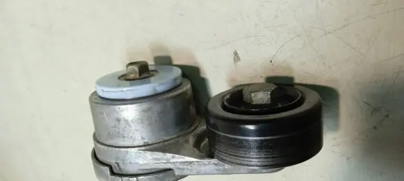KIA Sportage Generator/alternator belt tensioner T39275 252812F002 32000044