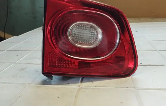 Volkswagen Tiguan Tailgate rear/tail lights 5N0945093B