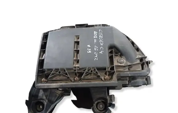 Citroen C4 II Air filter box 9677080980