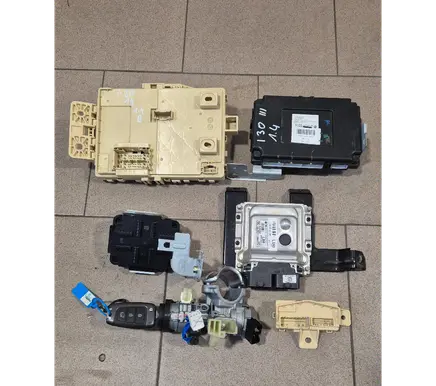 Hyundai i30 Engine ECU kit and lock set 3919903NF0