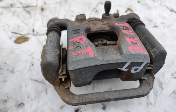 Nissan Juke I F15 Rear brake caliper 