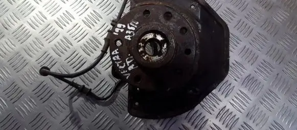 Opel Vectra B Front wheel hub