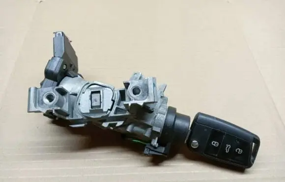 Skoda Rapid (NH) Ignition lock 6RA905865A 1012115901