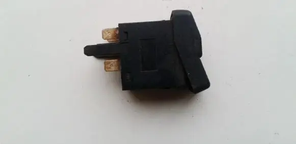 Fog light switch